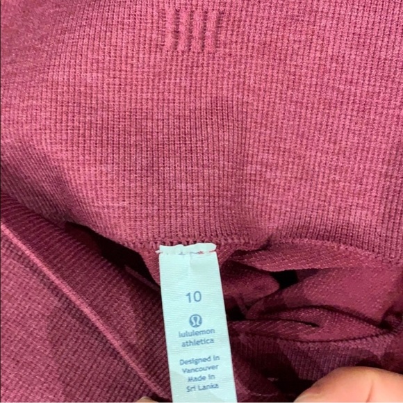 Lululemon Seemlessly Street Crop - size 10 - Picture 5 of 5